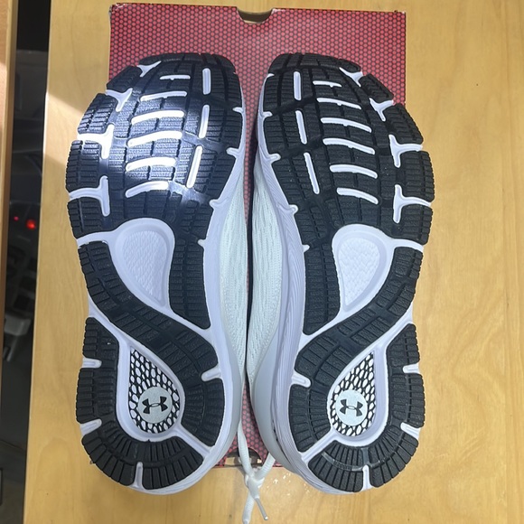 BRAND NEW Under Armour HOVR SONIC 3 Men’s shoes - Picture 6 of 6